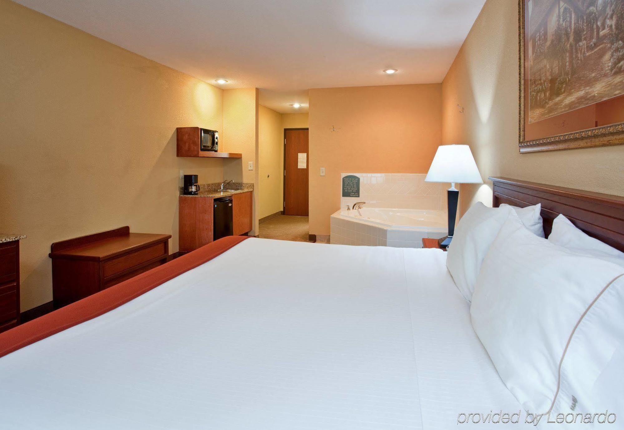 Holiday Inn Express Hotel & Suites Maryville By Ihg Quarto foto